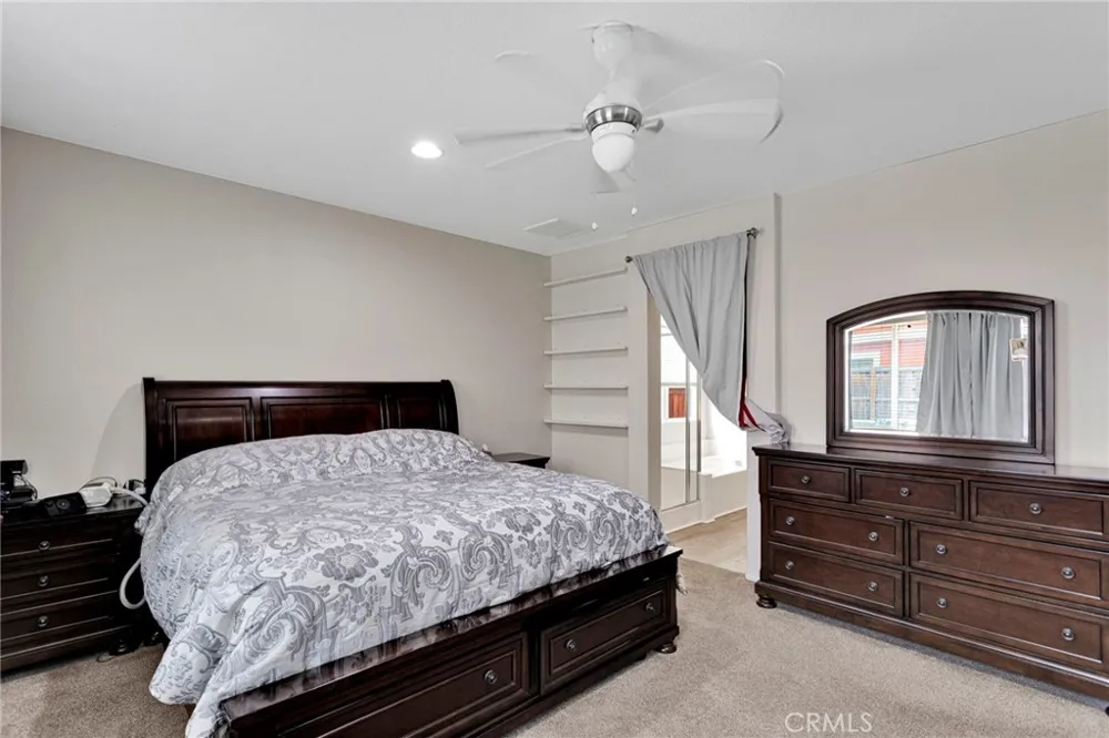 9048 Guadalupe Ave Oak Hills, CA 92344