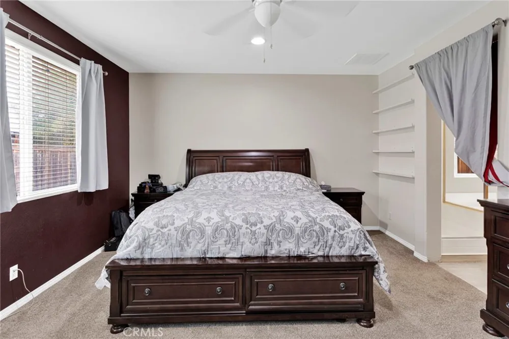 9048 Guadalupe Ave Oak Hills, CA 92344