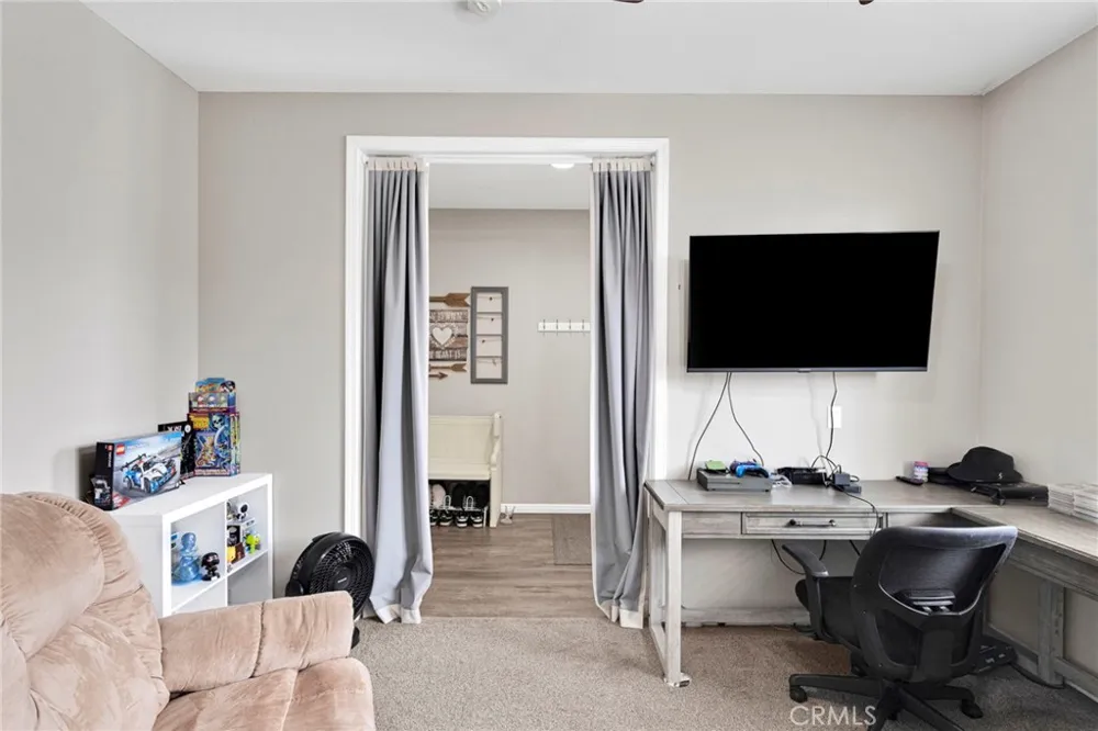 9048 Guadalupe Ave Oak Hills, CA 92344