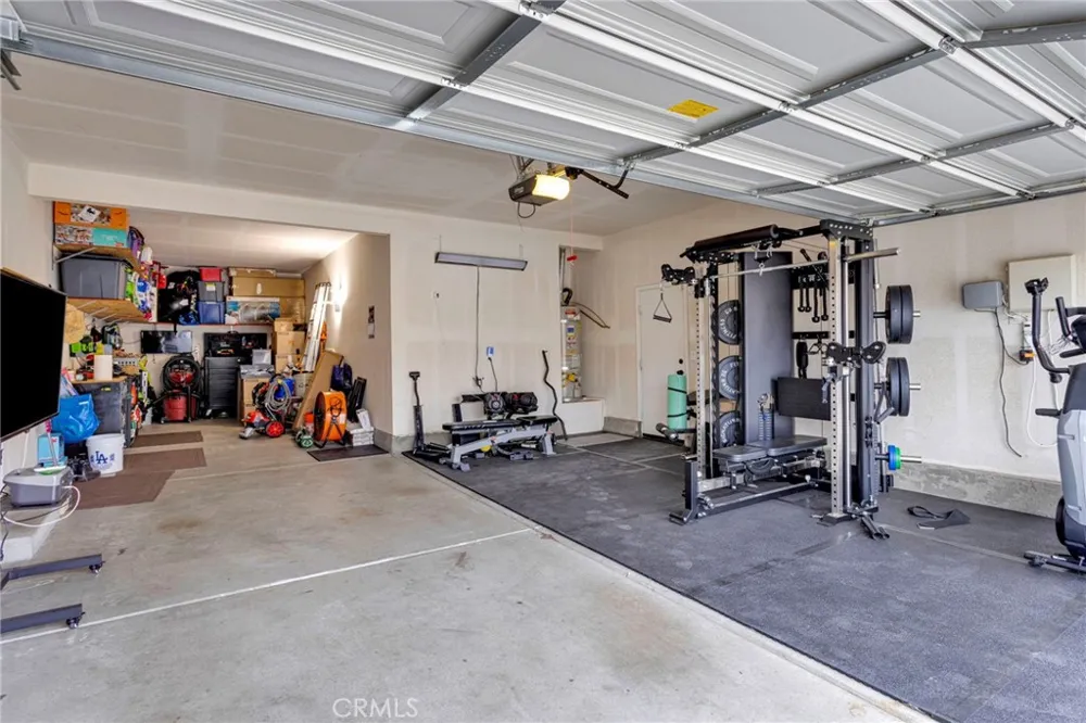 9048 Guadalupe Ave Oak Hills, CA 92344