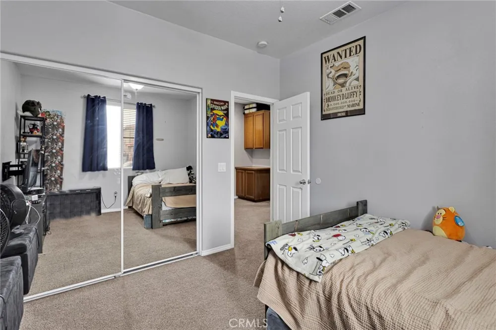 9048 Guadalupe Ave Oak Hills, CA 92344