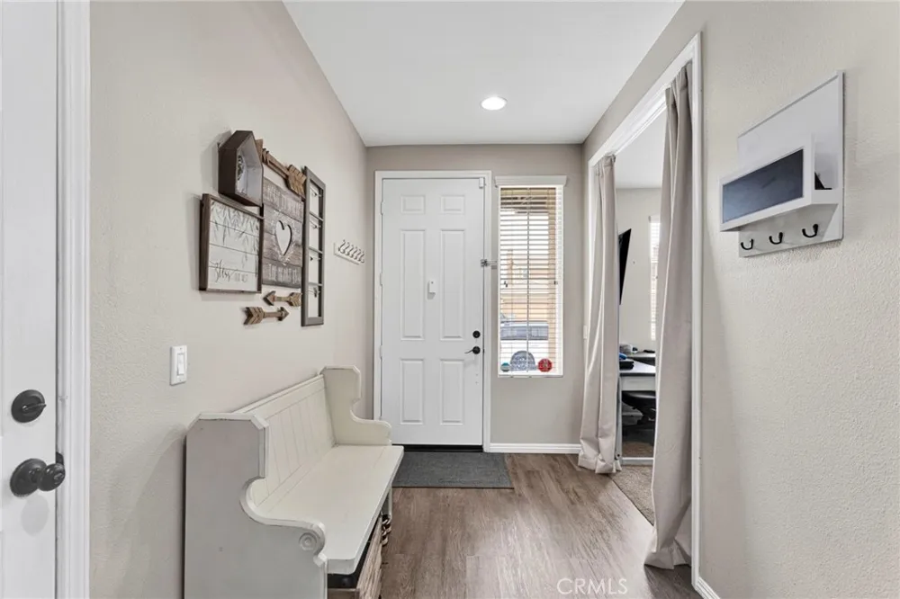 9048 Guadalupe Ave Oak Hills, CA 92344