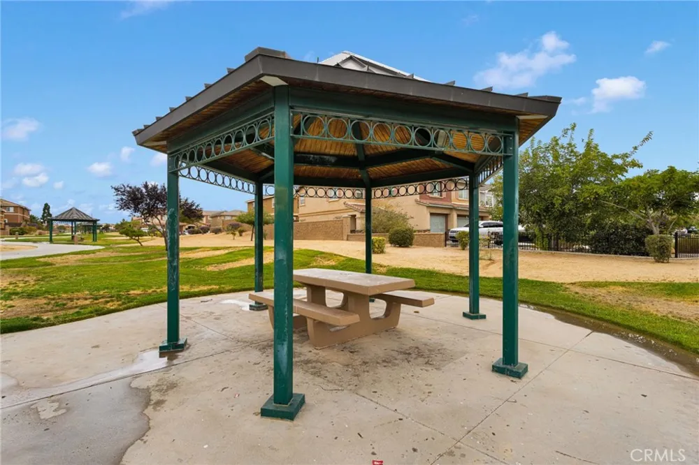 9048 Guadalupe Ave Oak Hills, CA 92344