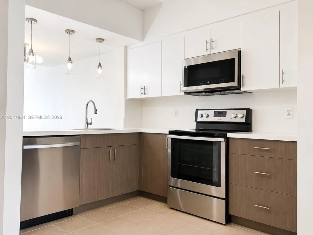 3 Whitehead Cir #3 Weston, FL 33326