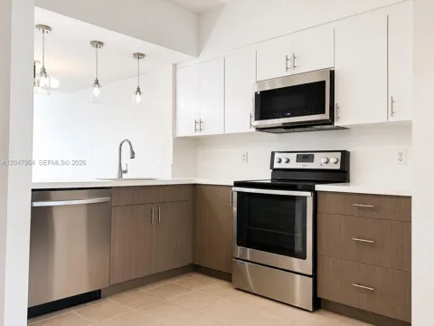 3 Whitehead Cir #3