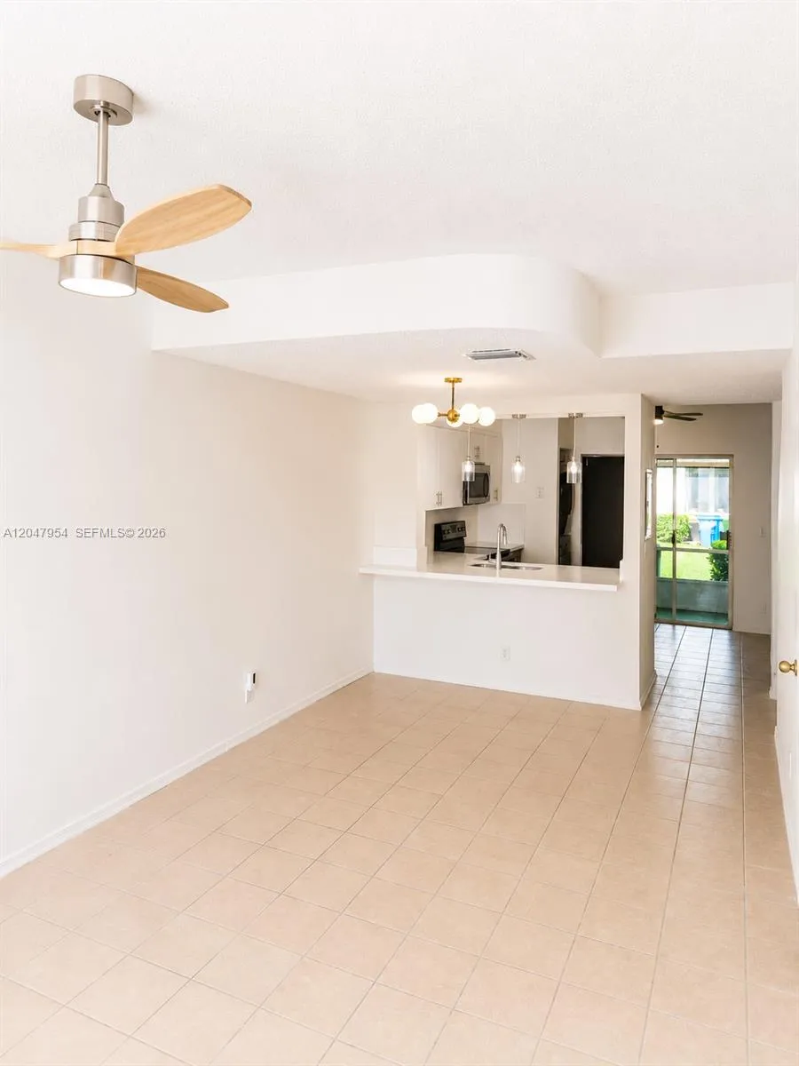 3 Whitehead Cir #3 Weston, FL 33326