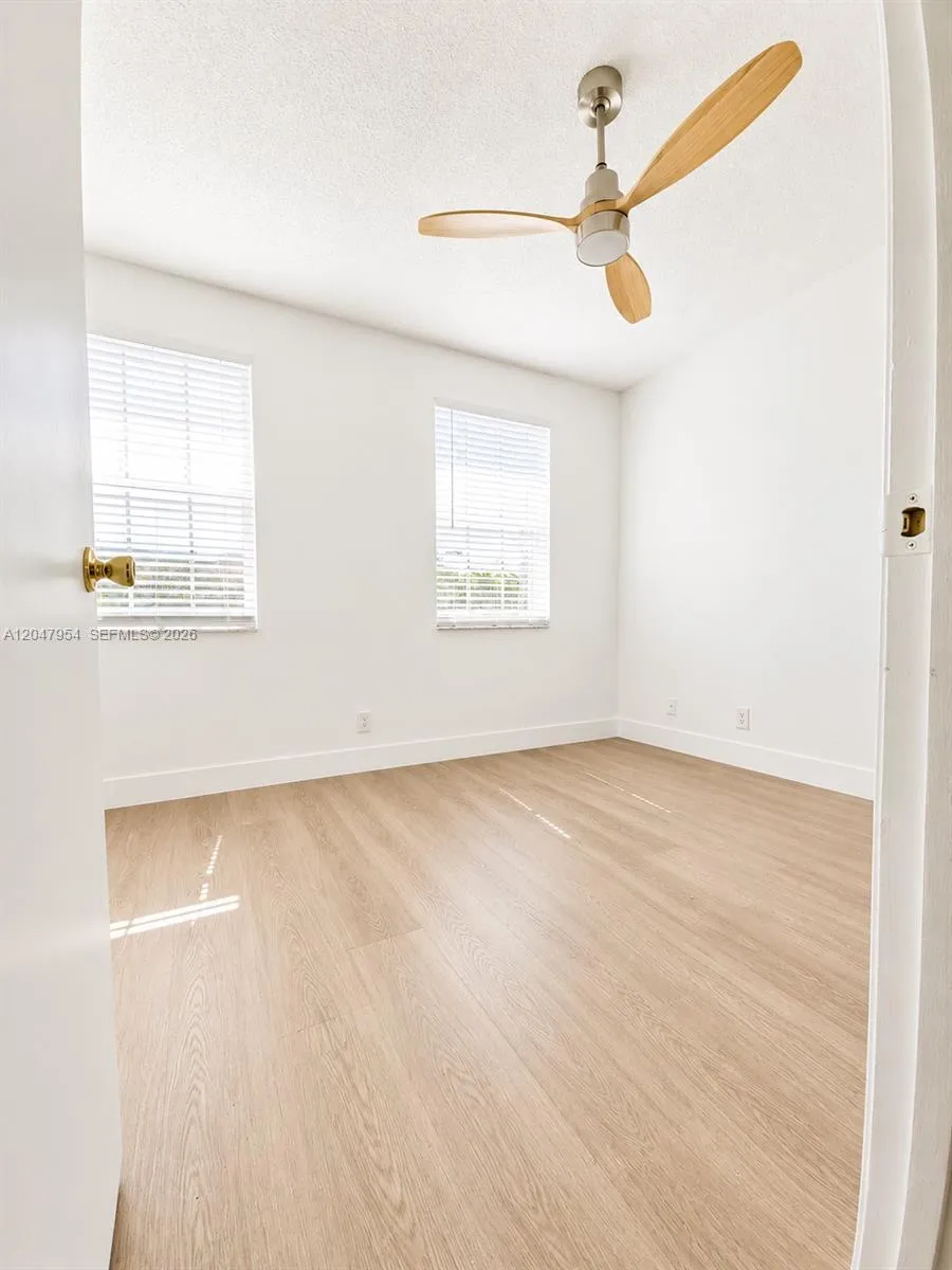 3 Whitehead Cir #3 Weston, FL 33326