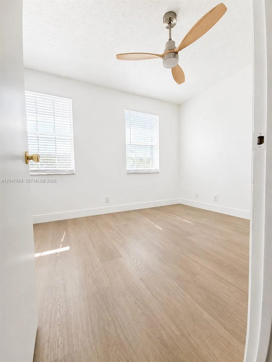 3 Whitehead Cir #3 Weston, FL 33326
