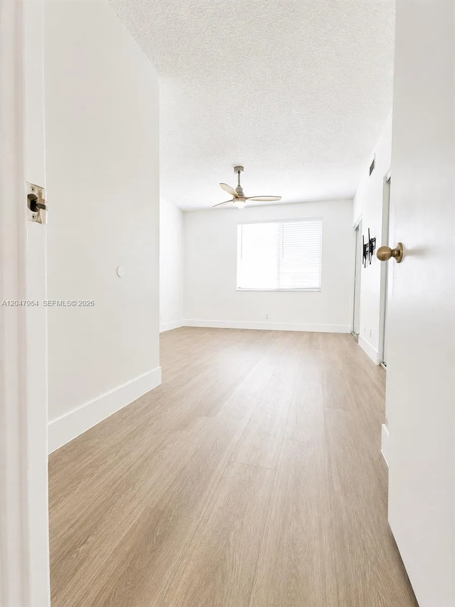 3 Whitehead Cir #3 Weston, FL 33326