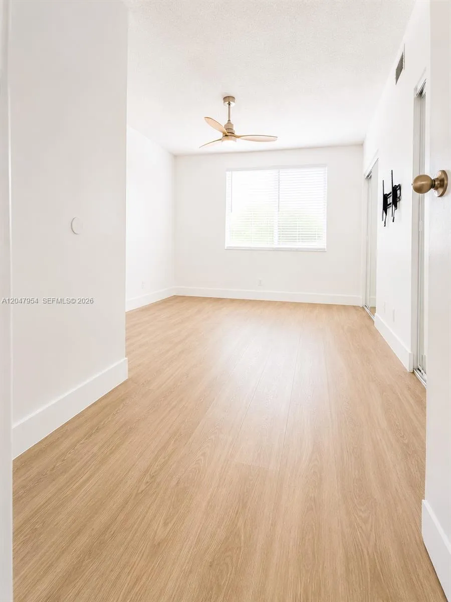 3 Whitehead Cir #3 Weston, FL 33326