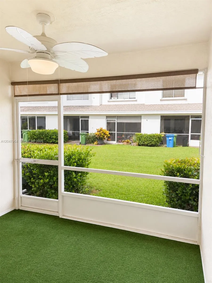 3 Whitehead Cir #3 Weston, FL 33326