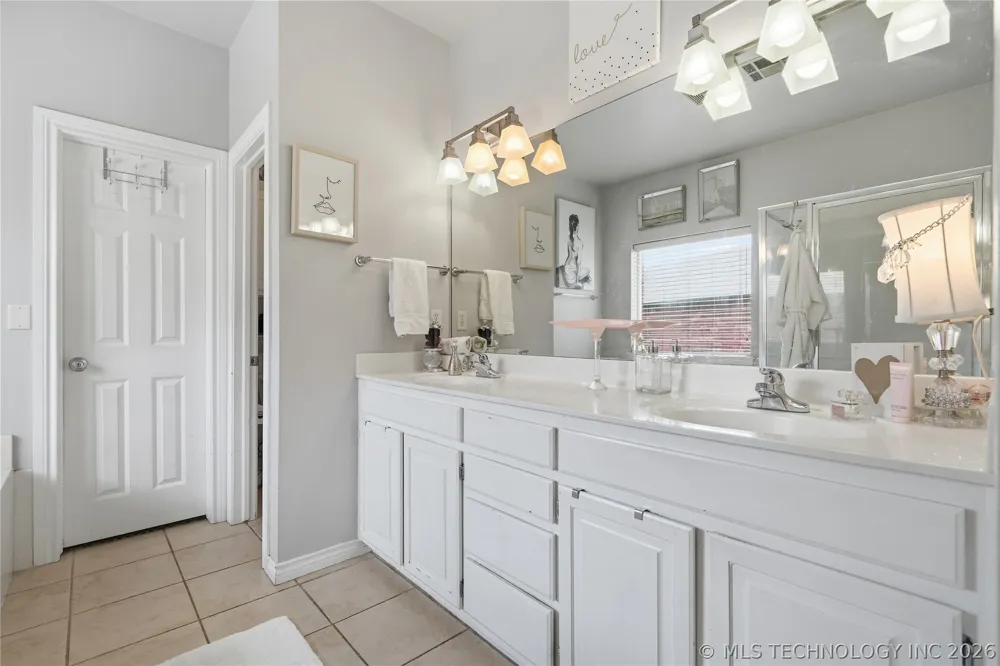 417 W 119th Street Jenks, OK 74037