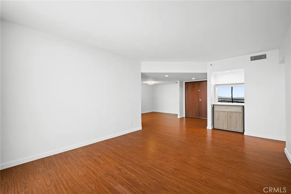 343 Pioneer Drive #1703 Glendale, CA 91203