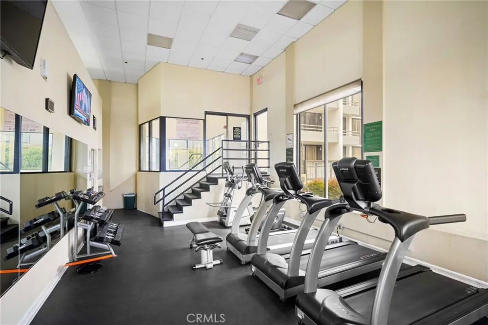 343 Pioneer Drive #1703 Glendale, CA 91203