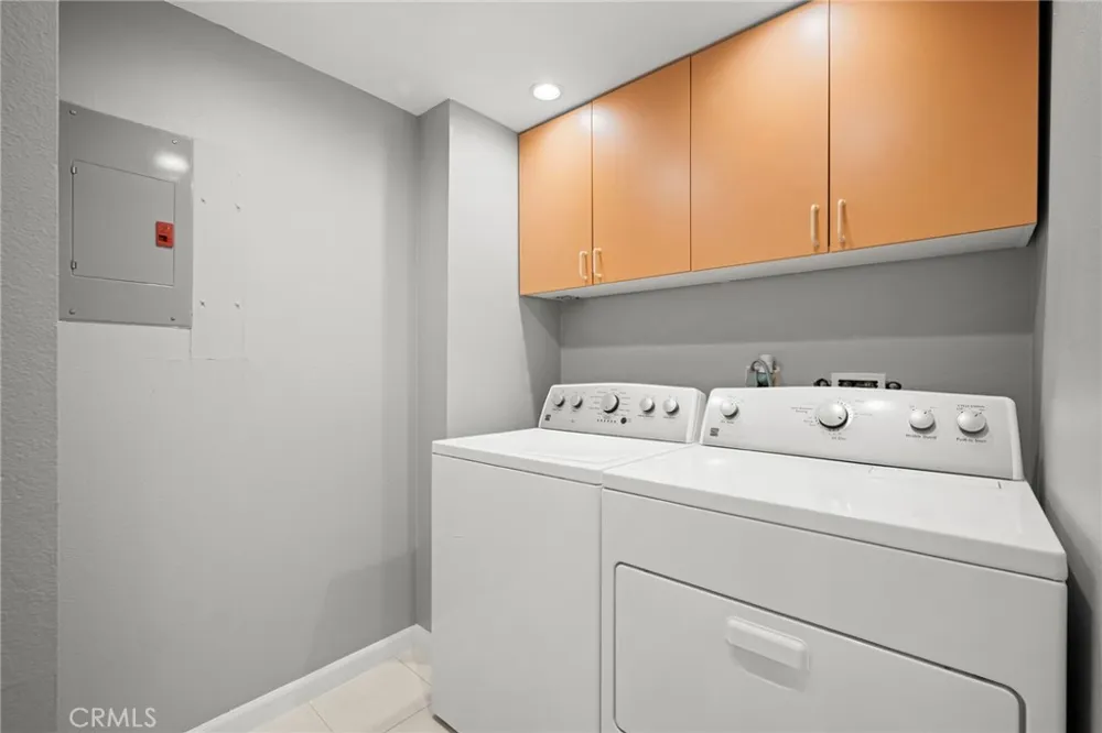 343 Pioneer Drive #1703 Glendale, CA 91203