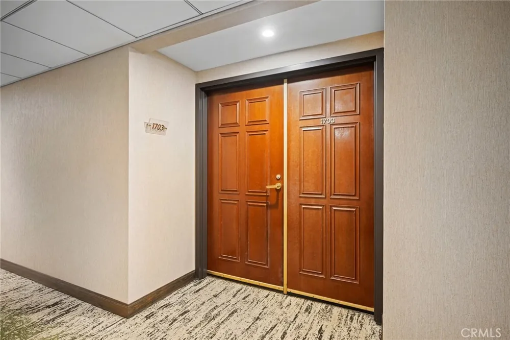 343 Pioneer Drive #1703 Glendale, CA 91203