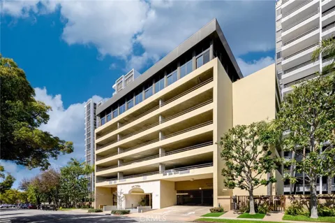 343 Pioneer Drive #1703
