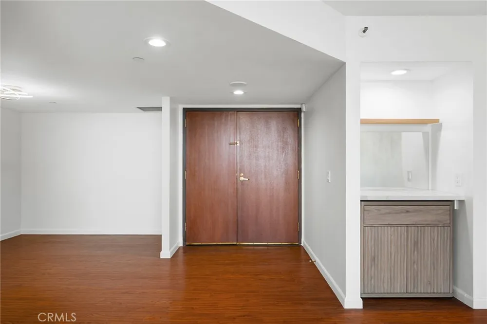 343 Pioneer Drive #1703 Glendale, CA 91203