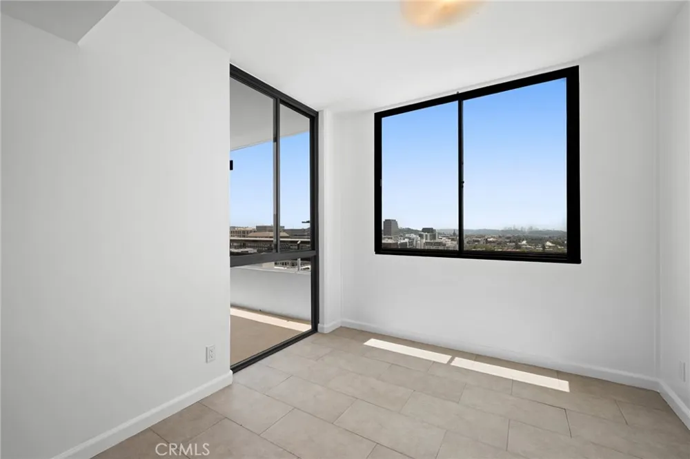 343 Pioneer Drive #1703 Glendale, CA 91203