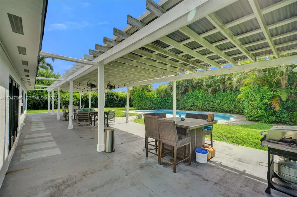 22421 SW 184th Ave Miami, FL 33170