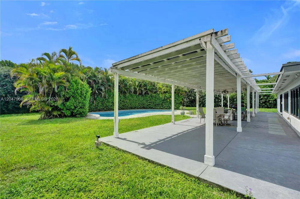 22421 SW 184th Ave Miami, FL 33170