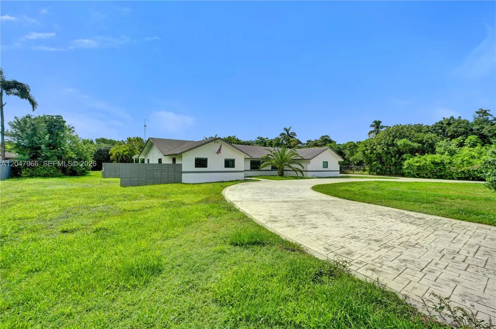 22421 SW 184th Ave Miami, FL 33170