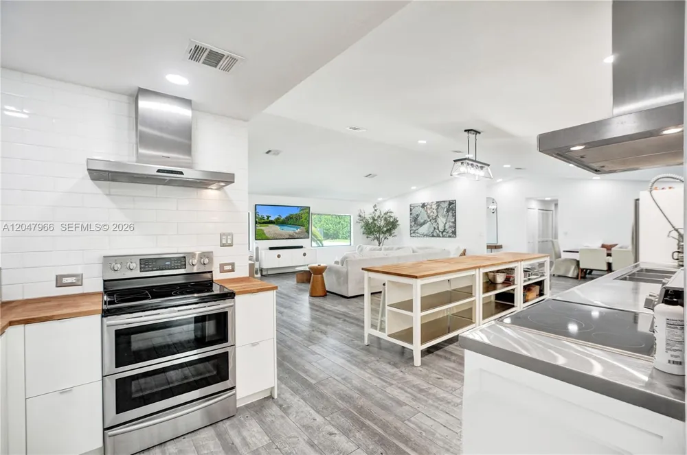 22421 SW 184th Ave Miami, FL 33170