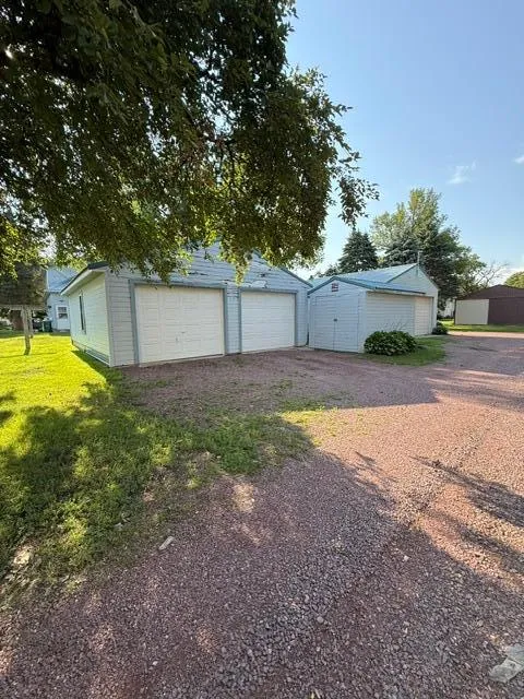 102 Grove Street Okabena, MN 56161