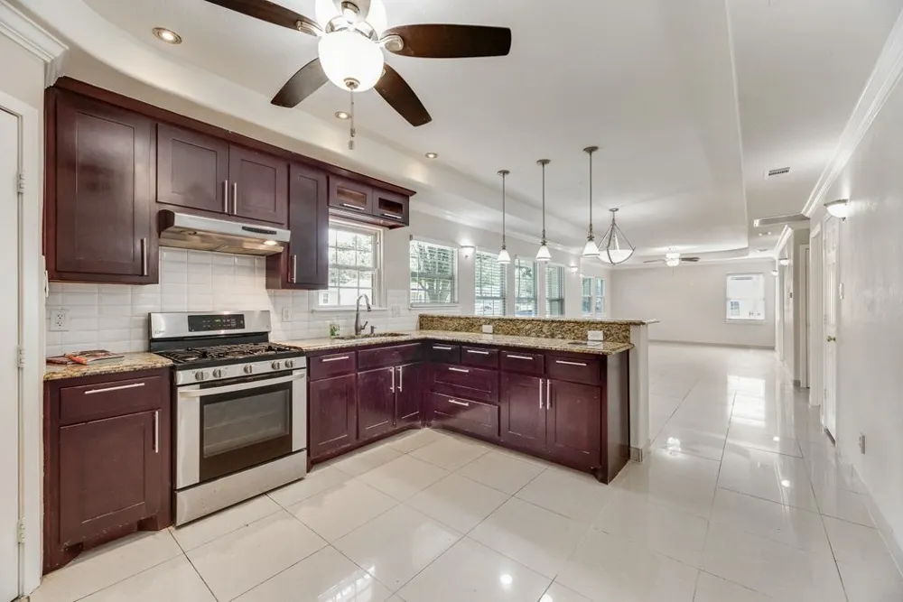 121 Dallas Drive Euless, TX 76039