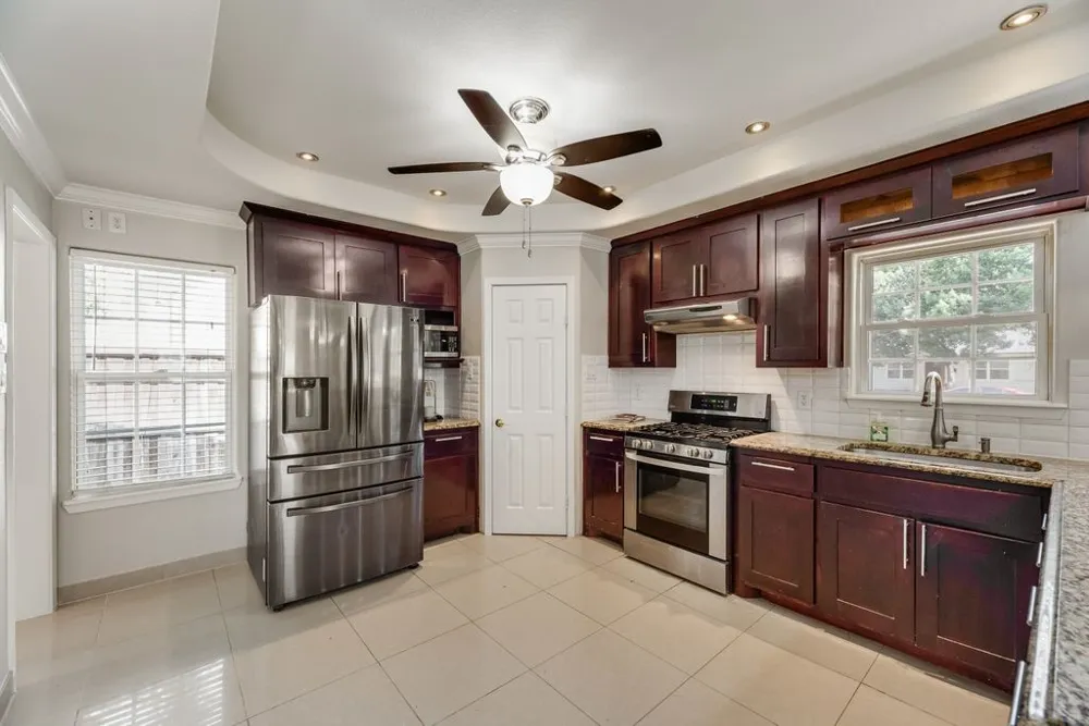121 Dallas Drive Euless, TX 76039