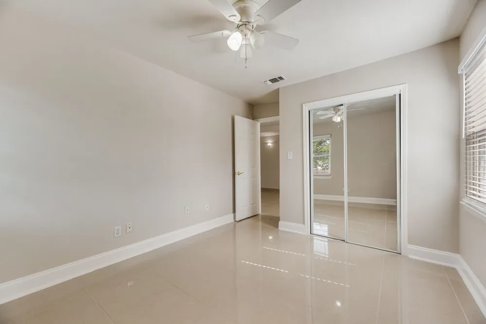 121 Dallas Drive Euless, TX 76039