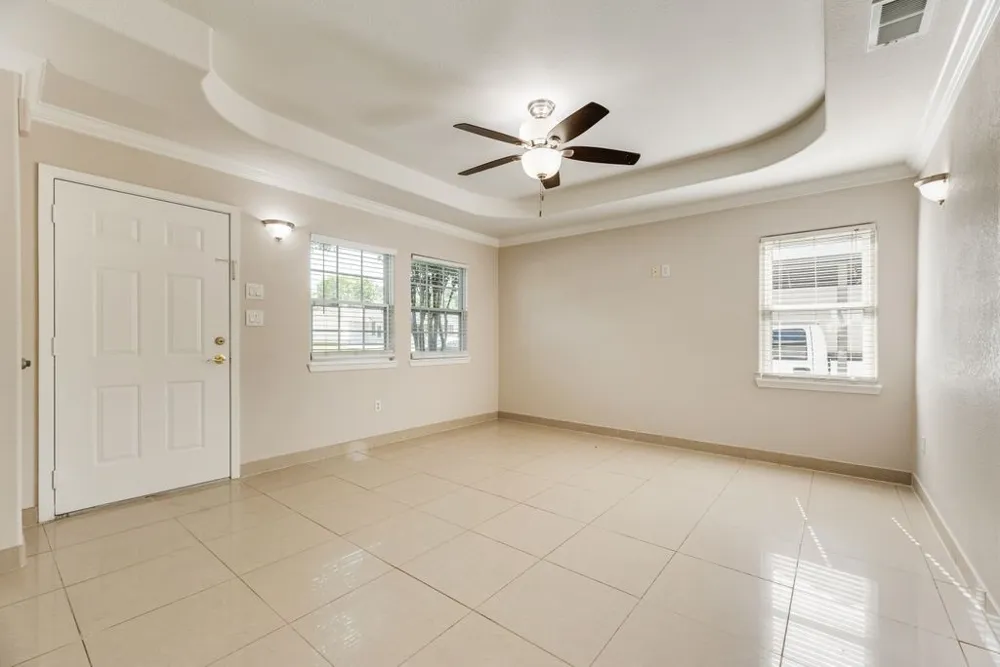 121 Dallas Drive Euless, TX 76039