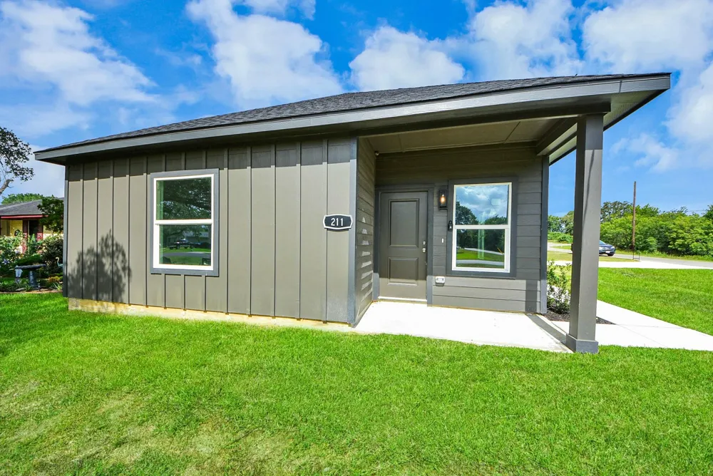 211 19th Street Hempstead, TX 77445