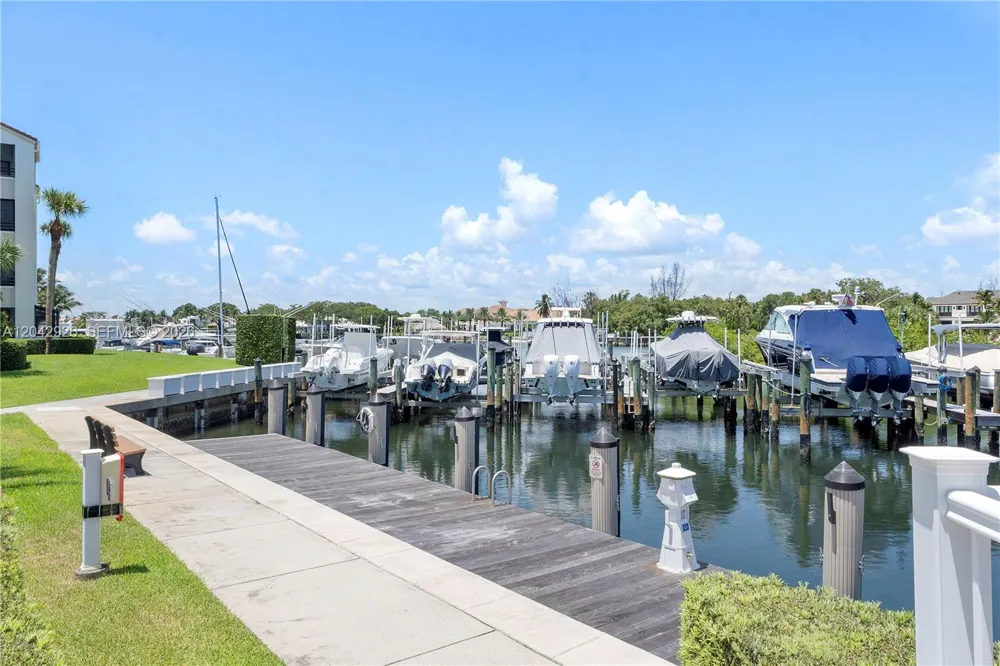 522 Oak Harbour Dr #522 Juno Beach, FL 33408