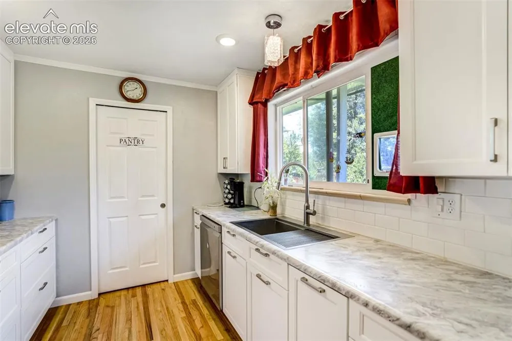 1215 Fosdick Drive Colorado Springs, CO 80909