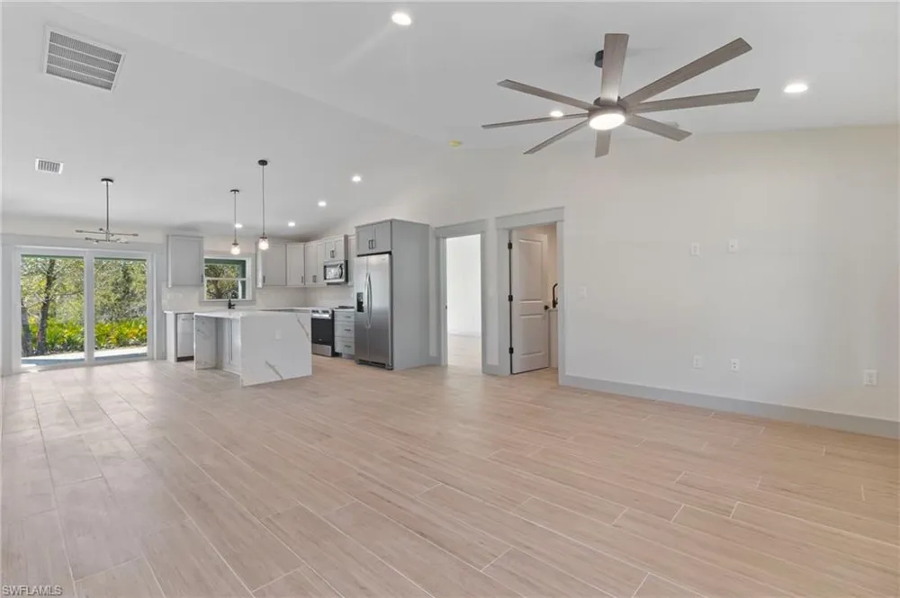 17203 Chase Avenue Port Charlotte, FL 33948