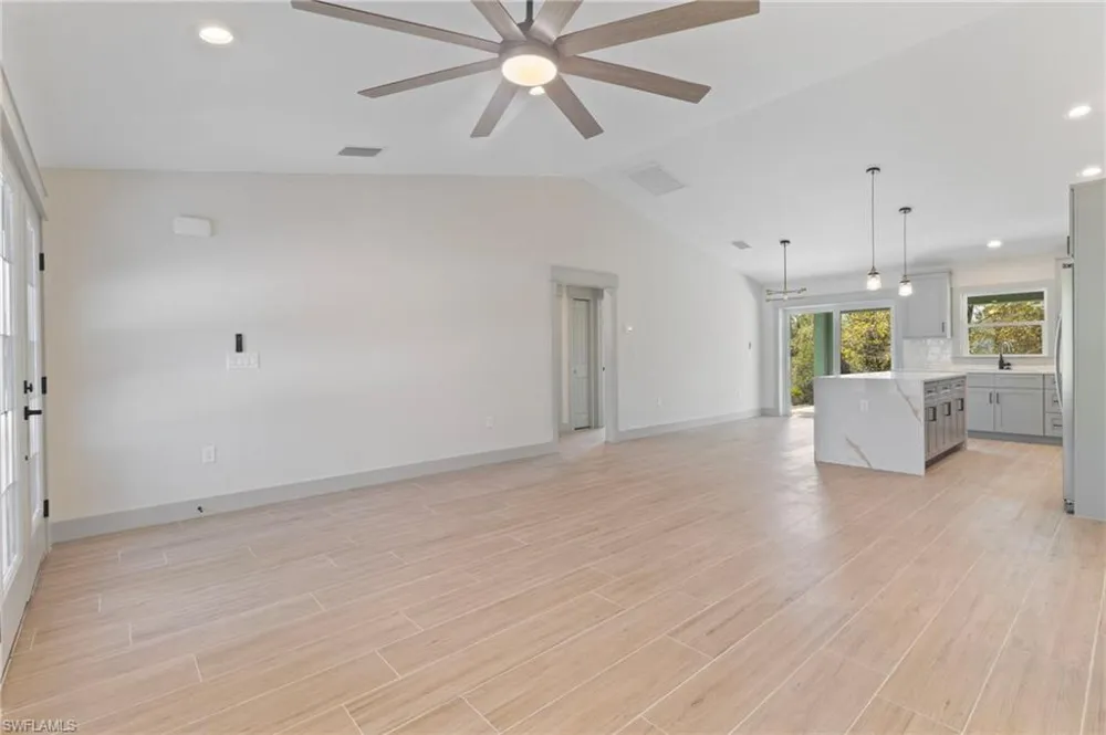 17203 Chase Avenue Port Charlotte, FL 33948