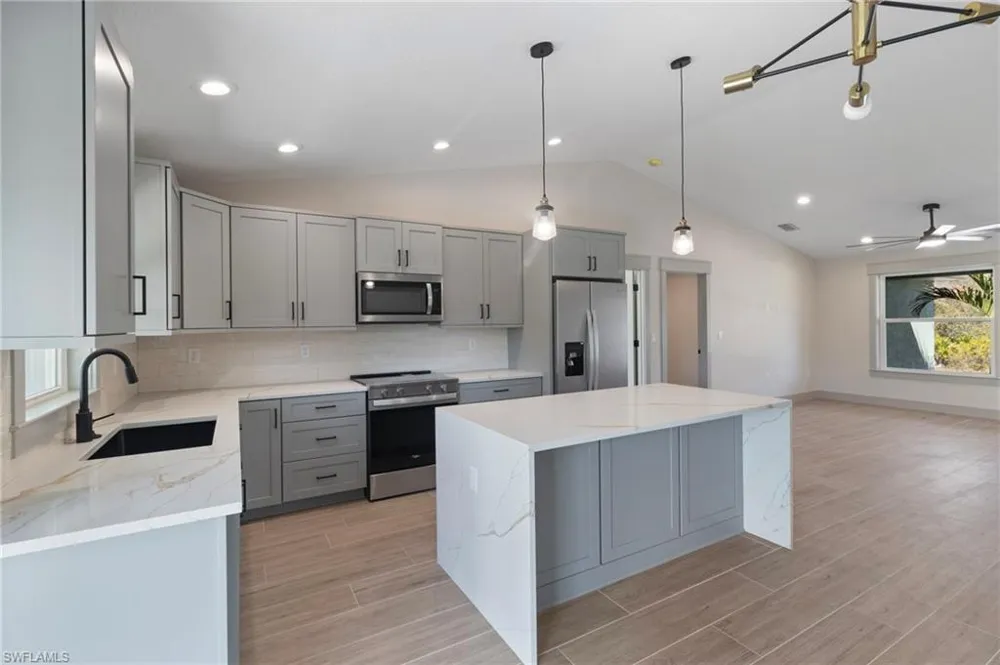 17203 Chase Avenue Port Charlotte, FL 33948