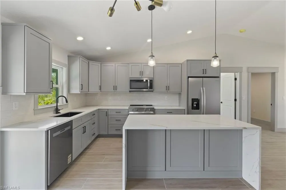 17203 Chase Avenue Port Charlotte, FL 33948
