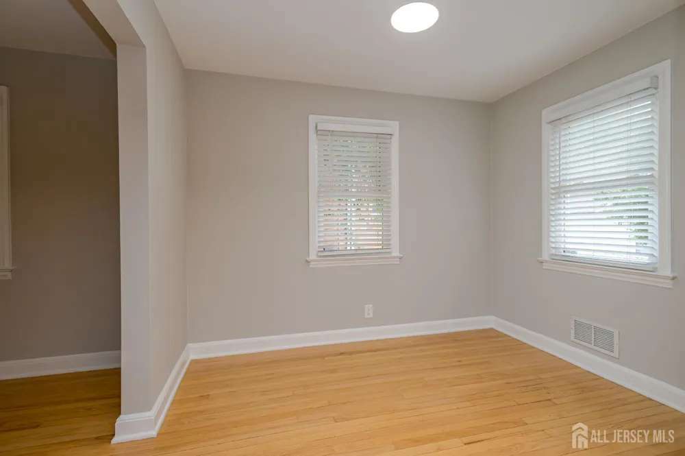 39 Amboy Avenue Metuchen, NJ 08840