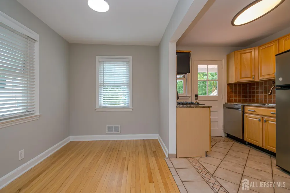 39 Amboy Avenue Metuchen, NJ 08840