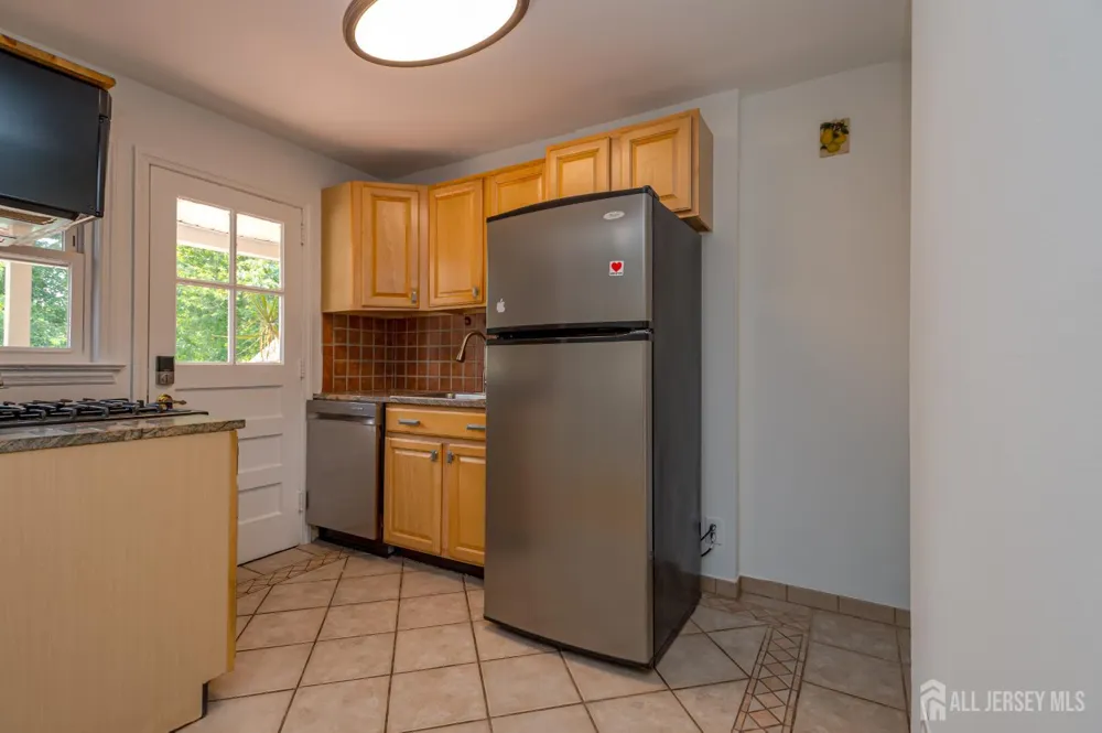 39 Amboy Avenue Metuchen, NJ 08840