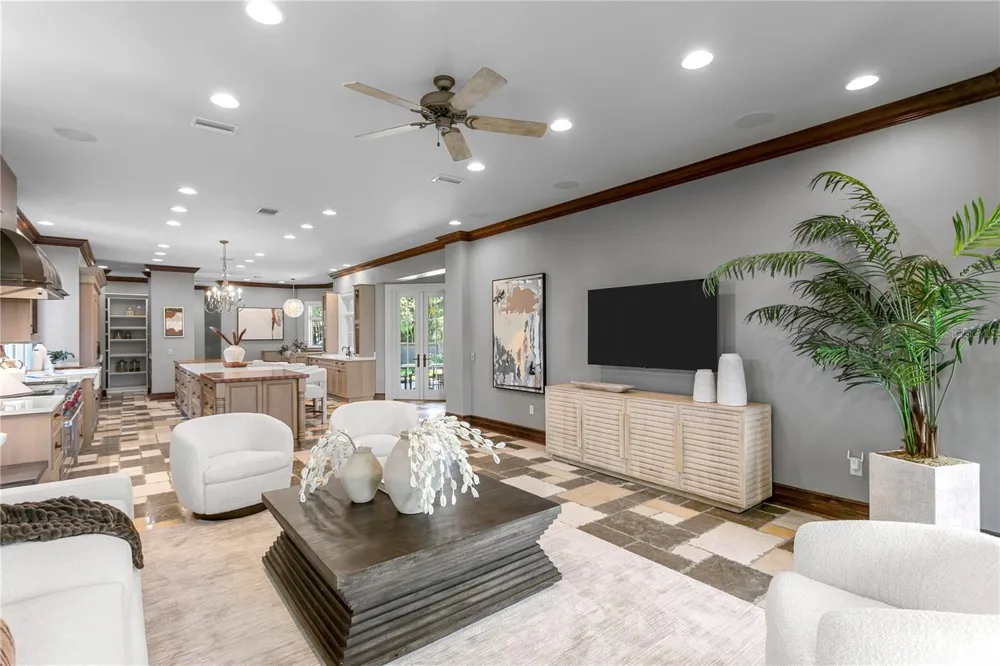 401 SNELL ISLE BOULEVARD NE St Petersburg, FL 33704