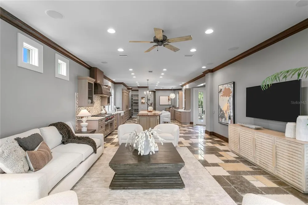 401 SNELL ISLE BOULEVARD NE St Petersburg, FL 33704