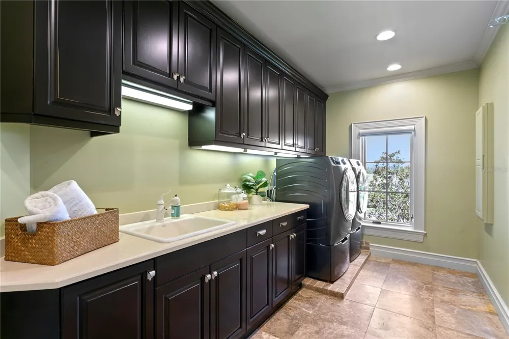 401 SNELL ISLE BOULEVARD NE St Petersburg, FL 33704