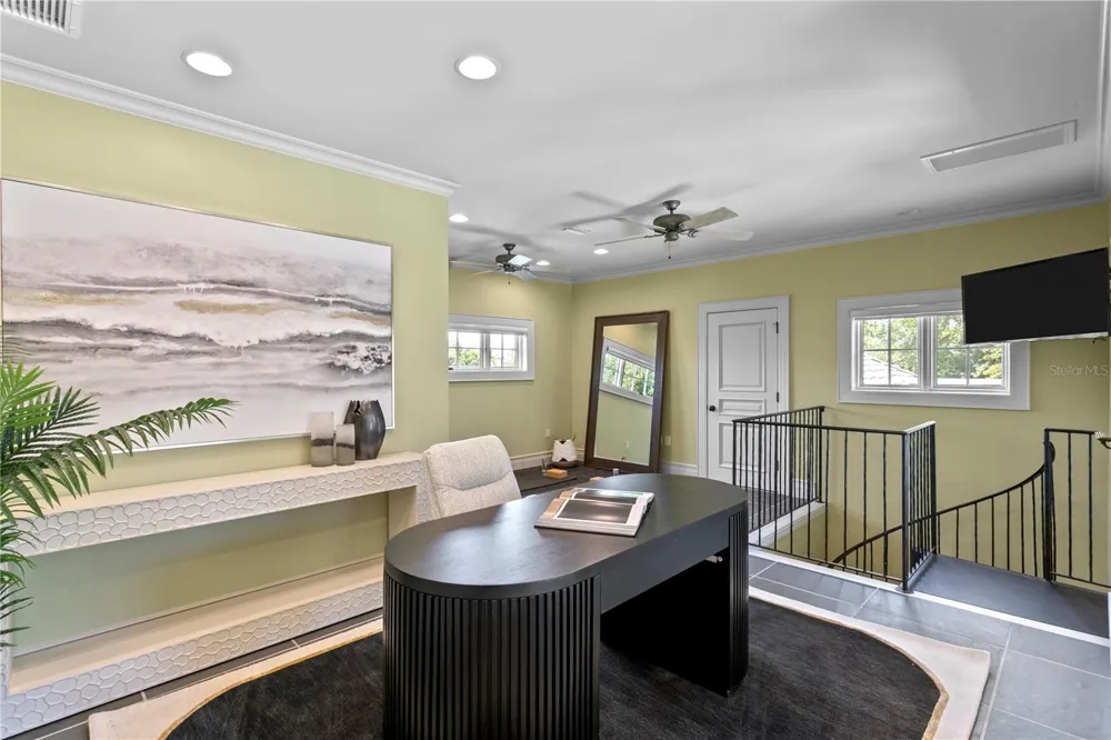 401 SNELL ISLE BOULEVARD NE St Petersburg, FL 33704