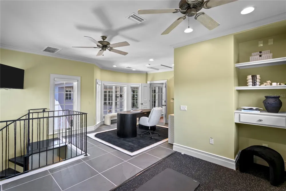 401 SNELL ISLE BOULEVARD NE St Petersburg, FL 33704