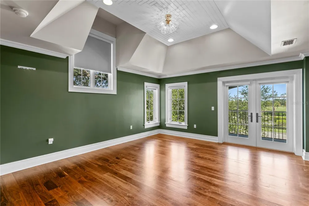 401 SNELL ISLE BOULEVARD NE St Petersburg, FL 33704