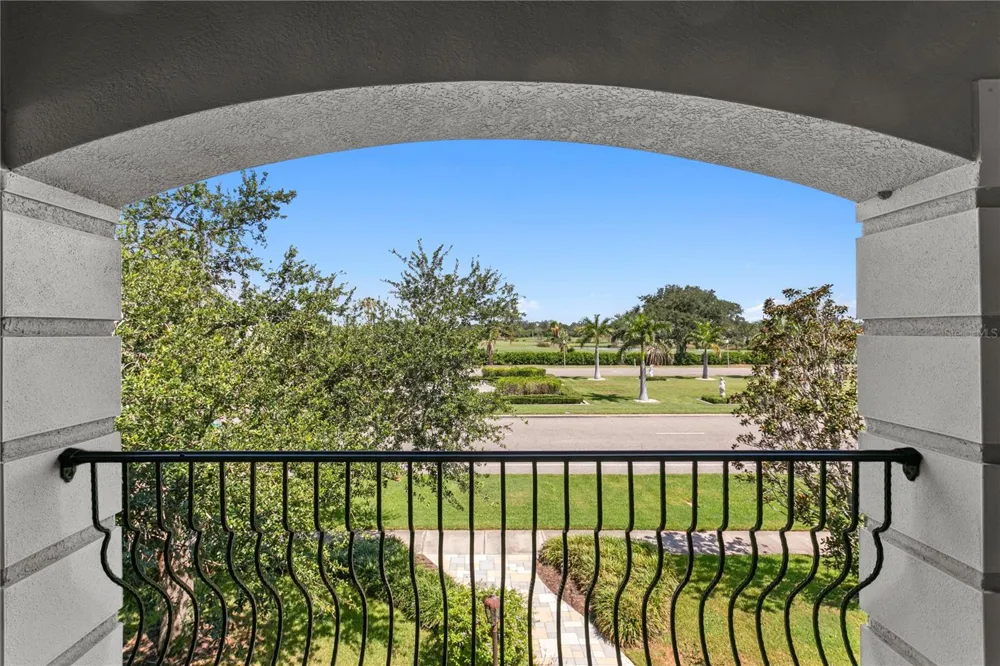 401 SNELL ISLE BOULEVARD NE St Petersburg, FL 33704