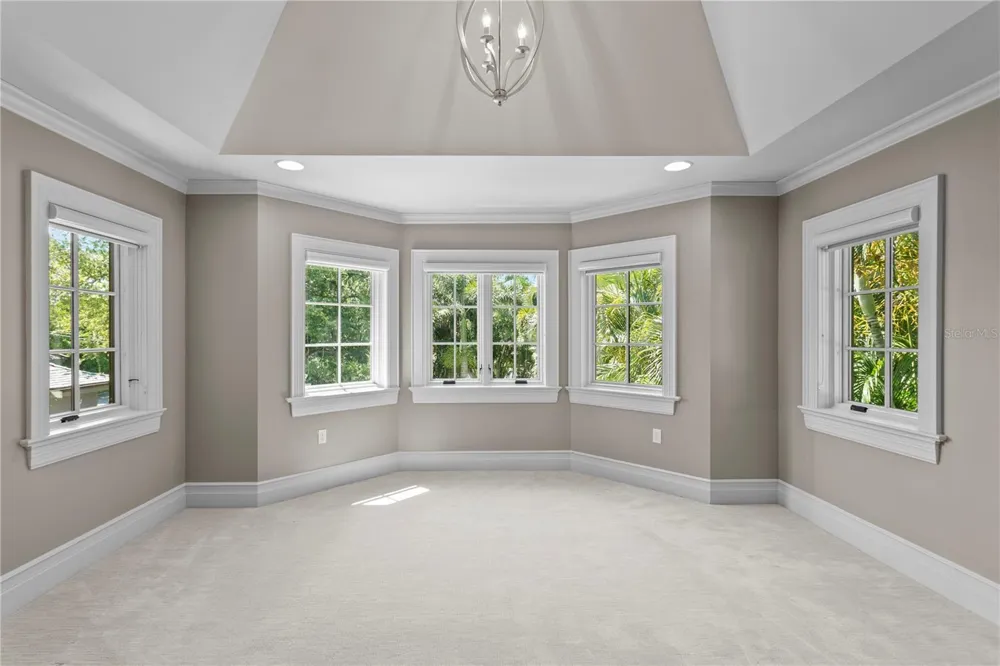 401 SNELL ISLE BOULEVARD NE St Petersburg, FL 33704